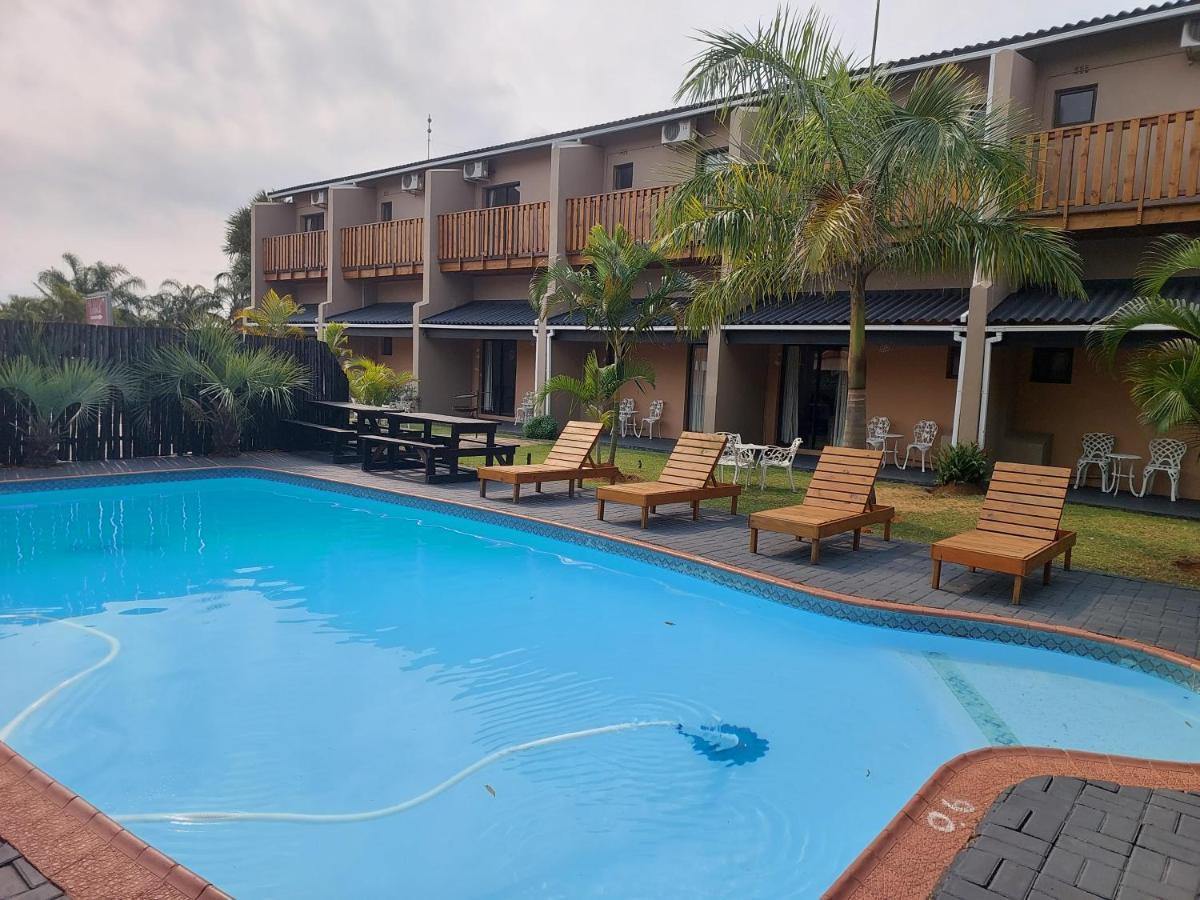 St Lucia Lodge ภายนอก รูปภาพ