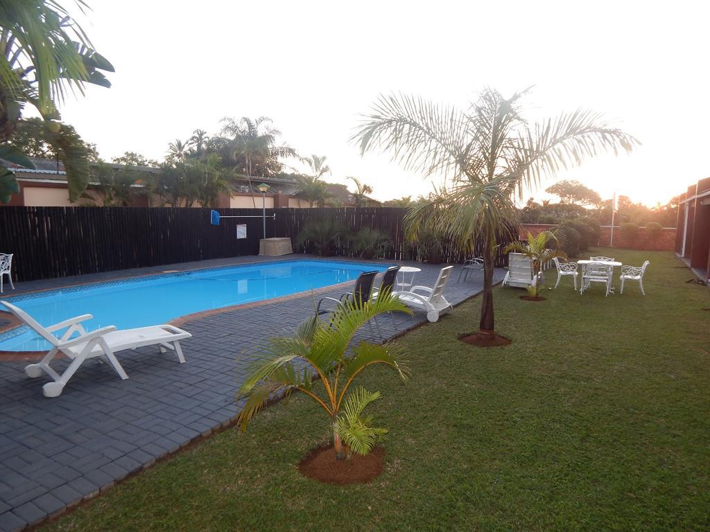 St Lucia Lodge ภายนอก รูปภาพ